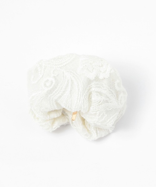 GLOBAL WORK（グローバルワーク）の「ふわふわパチパチヘアカフ/909081（バレッタ/ヘアクリップ・レディース・ホワイト/グレイッシュベージュ/ブルー/ブラック/グレー/ベージュ/ベージュ系その他/グレー系その他6/レオパード/ブラック系/その他1/グレー系その他2/ブラック系1/グリーン/オフホワイト/ダークグリーン/ホワイト系その他2/ホワイト系その他3/シルバー系その他3/ライトベージュ/グレー系その他4/ライトピンク/ホワイト系その他/ベージュ系その他3・ONE SIZE）」の5枚目の写真