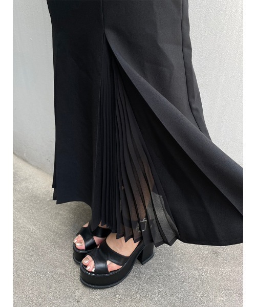 ENVYM（アンビー）の「マーメイドプリーツスカート（スカート・レディース・ブラック/アイボリー・FREE）」の11枚目の写真