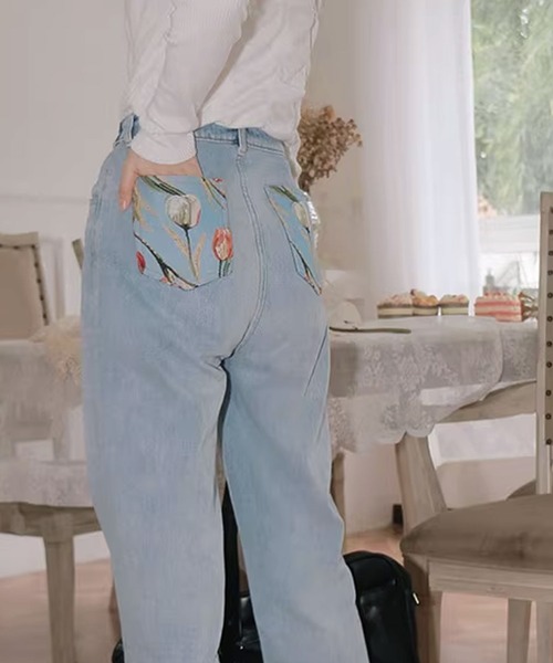 ROOPTOKYO（ループトウキョウ）の「▲flour design denim pants/フラワーデザインデニムパンツ（デニムパンツ・レディース・ライトブルー・L/M/XL）」の5枚目の写真