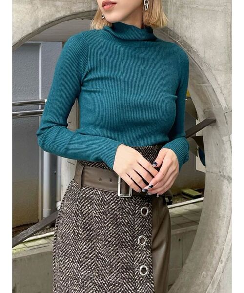 MURUA(ムルーア)の「ルーズネックミニマルタートル(ニット/セーター・レディース・ブルー/ベージュ/アイボリー/ブラック・FREE)」の4枚目の写真