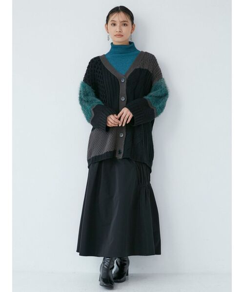 MURUA(ムルーア)の「ルーズネックミニマルタートル(ニット/セーター・レディース・ブルー/ベージュ/アイボリー/ブラック・FREE)」の5枚目の写真