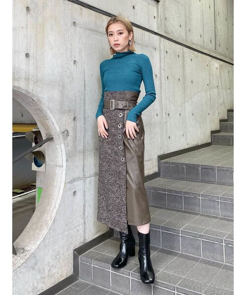 MURUA(ムルーア)の「ルーズネックミニマルタートル(ニット/セーター・レディース・ブルー/ベージュ/アイボリー/ブラック・FREE)」の8枚目の写真