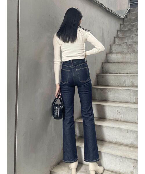 MURUA(ムルーア)の「ルーズネックミニマルタートル(ニット/セーター・レディース・ブルー/ベージュ/アイボリー/ブラック・FREE)」の13枚目の写真