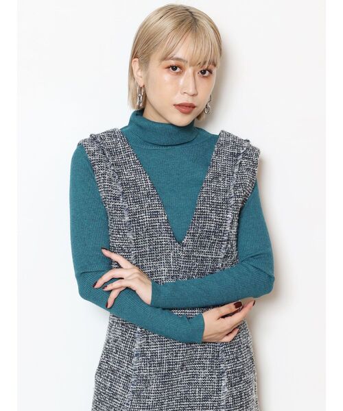 MURUA(ムルーア)の「ルーズネックミニマルタートル(ニット/セーター・レディース・ブルー/ベージュ/アイボリー/ブラック・FREE)」の15枚目の写真