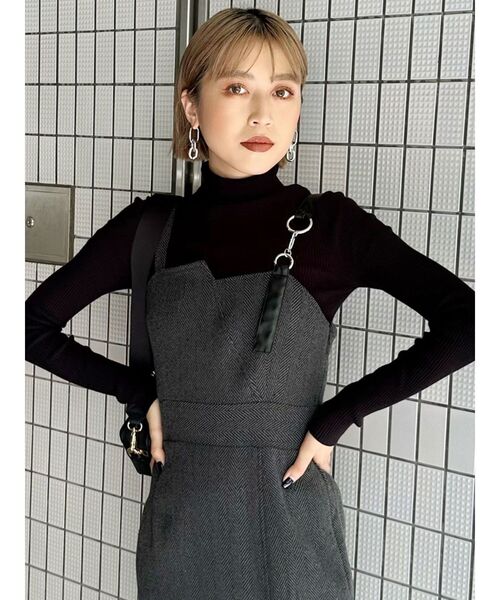 MURUA(ムルーア)の「ルーズネックミニマルタートル(ニット/セーター・レディース・ブルー/ベージュ/アイボリー/ブラック・FREE)」の18枚目の写真