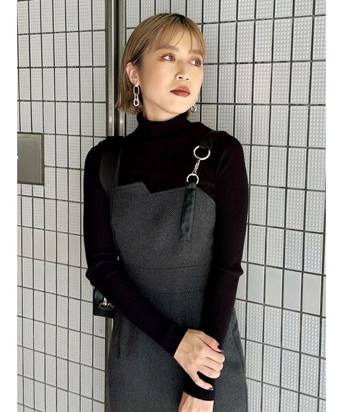 MURUA(ムルーア)の「ルーズネックミニマルタートル(ニット/セーター・レディース・ブルー/ベージュ/アイボリー/ブラック・FREE)」の19枚目の写真