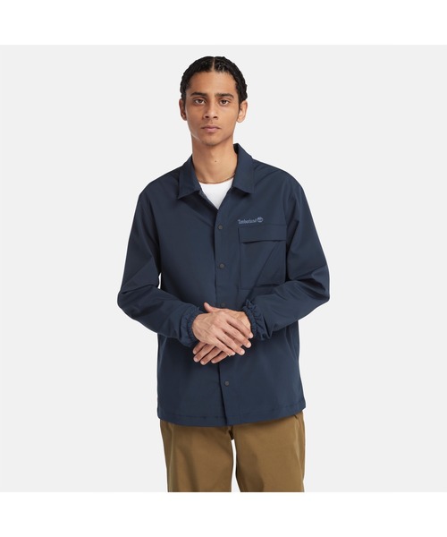 Timberland（ティンバーランド）の「メンズ ウィンドレジスタント コンフォート ストレッチ シャツ（シャツ/ブラウス・メンズ・カーキ/ダークブルー・LARGE/XX-LARGE/X-LARGE/MEDIUM/X-SMALL/SMALL）」の4枚目の写真
