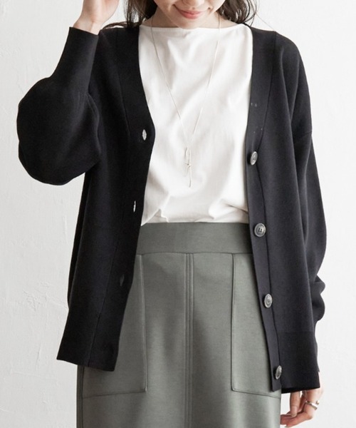 ikka（イッカ）の「Vネックカーディガン（カーディガン/ボレロ・レディース・ブラック/イエロー/グリーン/ネイビー/モカ・S/M/L）」の2枚目の写真