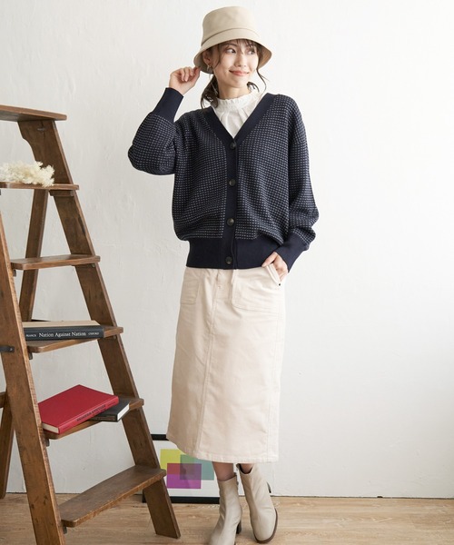 ikka（イッカ）の「Vネックカーディガン（カーディガン/ボレロ・レディース・ブラック/イエロー/グリーン/ネイビー/モカ・S/M/L）」の9枚目の写真