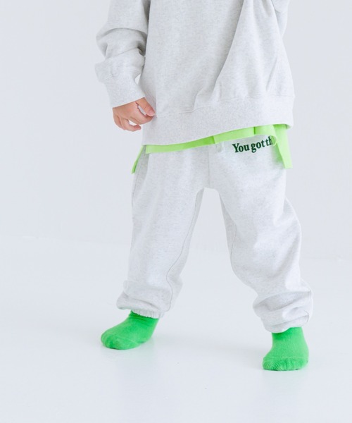 LOWRYS FARM（ローリーズファーム）の「ウラケジョグパンツ　966725（その他パンツ・キッズ・グレー/チャコールグレー/ネイビー/アイボリー/ブルー系その他/グレー系その他/ホワイト/レッド・120cm/150cm/130cm/110cm/140cm）」の5枚目の写真