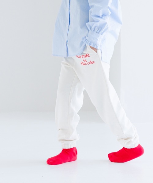 LOWRYS FARM（ローリーズファーム）の「ウラケジョグパンツ　966725（その他パンツ・キッズ・グレー/チャコールグレー/ネイビー/アイボリー/ブルー系その他/グレー系その他/ホワイト/レッド・120cm/150cm/130cm/110cm/140cm）」の3枚目の写真