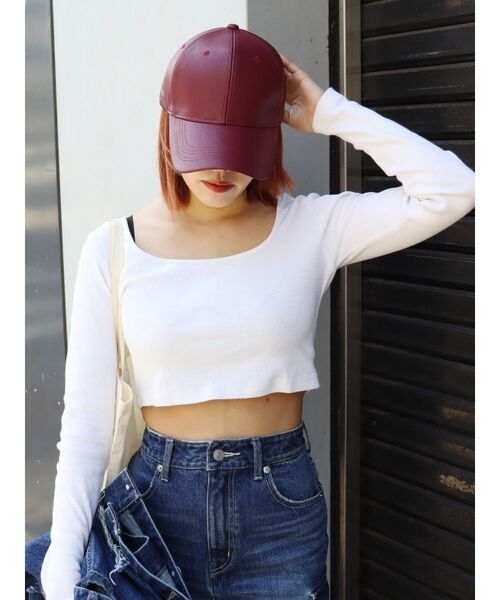 EVRIS（エヴリス）の「フェイクレザーキャップ（キャップ・レディース・ブラック/レッド・FREE）」の3枚目の写真