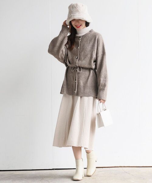 rps(アールピーエス)の「ベルト付きクルーネックミドル丈ニットカーディガン(カーディガン/ボレロ・レディース・ブラウン/ピンク/ブルー/ベージュ系その他・フリー)」の13枚目の写真