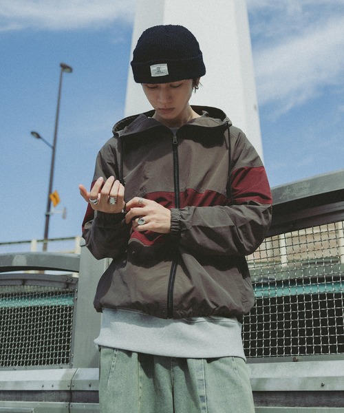 kutir(クティール)の「切り替ナイロンジップフーディー(ブルゾン・メンズ・チャコールグレー/ブラック・LARGE/MEDIUM)」の3枚目の写真