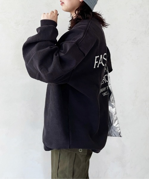 CPCM(シーピーシーエム)の「パウダー加工プリントスウェット(スウェット・メンズ・ブラック/アイボリー/ホワイト/オフホワイト/チャコールグレー/ブラック系その他・LARGE/MEDIUM)」の8枚目の写真