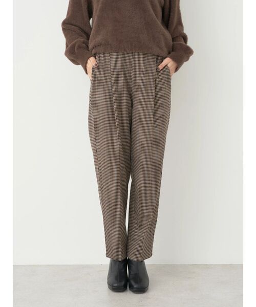 earth music&ecology(アースミュージックアンドエコロジー)の「裏起毛テーパードパンツ(その他パンツ・レディース・その他9/ブラック/ベージュ/アイボリー/ブラウン系その他4・L/S/M)」の13枚目の写真