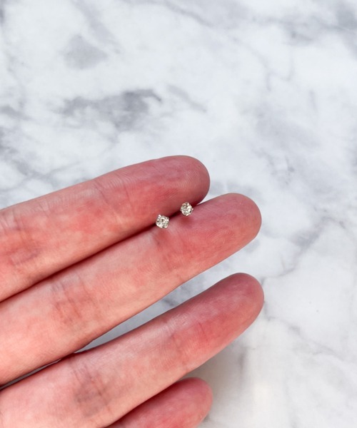 yu-ka(ユーカ)の「YU-KA:ジルコニアスタッドピアス3mm(ピアス(両耳用)・レディース・シルバー・FREE)」の2枚目の写真