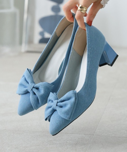 VIVIAN(ヴィヴィアン)の「リボン付きポインテッドトゥパンプス 結婚式 二次会 パーティー フォーマル オケージョン(パンプス・レディース・ブラック/シルバー/アイボリー/ブロンズ/グリーン/クリアブラック/シルバー系その他/ストーン/ワンウォッシュ/レッド系その他/その他3/ライトブラック・S/M/L/LL)」の8枚目の写真