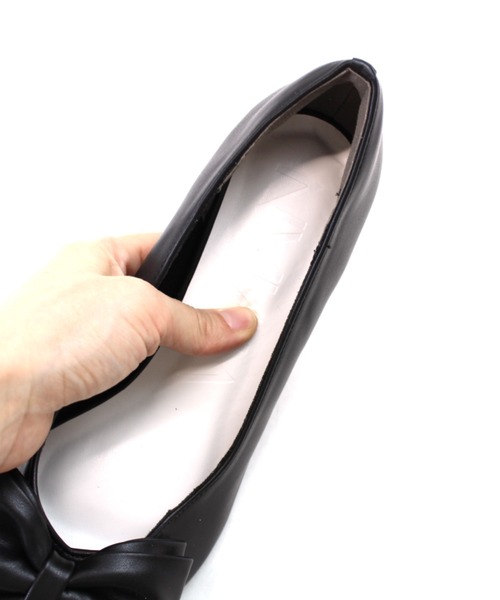 VIVIAN(ヴィヴィアン)の「リボン付きポインテッドトゥパンプス 結婚式 二次会 パーティー フォーマル オケージョン(パンプス・レディース・ブラック/シルバー/アイボリー/ブロンズ/グリーン/クリアブラック/シルバー系その他/ストーン/ワンウォッシュ/レッド系その他/その他3/ライトブラック・S/M/L/LL)」の17枚目の写真