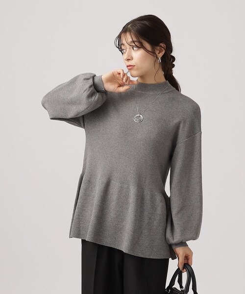 DRESKIP（ドレスキップ）の「◆【体型カバー】大人な美しさ ペプラム プチハイネックニット（ニット/セーター・レディース・チャコールグレー/ブラック/ライトベージュ/ライトブルー・02/03/04）」の5枚目の写真