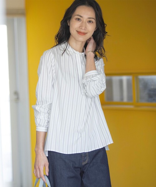 J.PRESS Ladies(J.プレス レディス)の「【洗える】ランダムストライプ シャツカラー ブラウス(シャツ/ブラウス・レディース・ホワイト系1/サックスブルー系1・XS)」の2枚目の写真