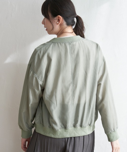 ikka（イッカ）の「シアMA-1（ブルゾン・レディース・カーキオリーブ/ベージュ/チャコールグレー・M/L/S）」の5枚目の写真