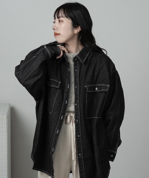 lawgy（ラウジー）の「over denim shirt jacket / オーバーデニムシャツジャケット（デニムジャケット・レディース・インディゴブルー/ブラック・FREE）」の12枚目の写真