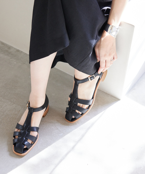 SLOBE IENA(スローブイエナ)の「SLOBE グルカサンダル(サンダル・レディース・ブラック/アイボリー・23cm/23.5cm/24cm/24.5cm)」の7枚目の写真