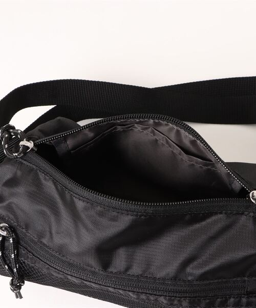 Champion(チャンピオン)の「Champion/チャンピオン ワイオミング ウエストバッグ B4サイズ No.17514(ボディバッグ/ウエストポーチ・メンズ・ブルー/ブラック/ベージュ・FREE)」の6枚目の写真