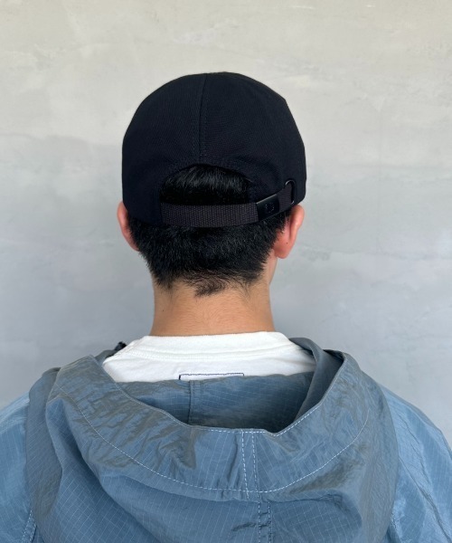 FRED PERRY（フレッドペリー）の「[FRED PERRY/フレッドペリー] ローレルリースワンポイント刺繍ロゴ キャップ（キャップ・レディース・ブラック/ネイビー・ONE SIZE）」の17枚目の写真