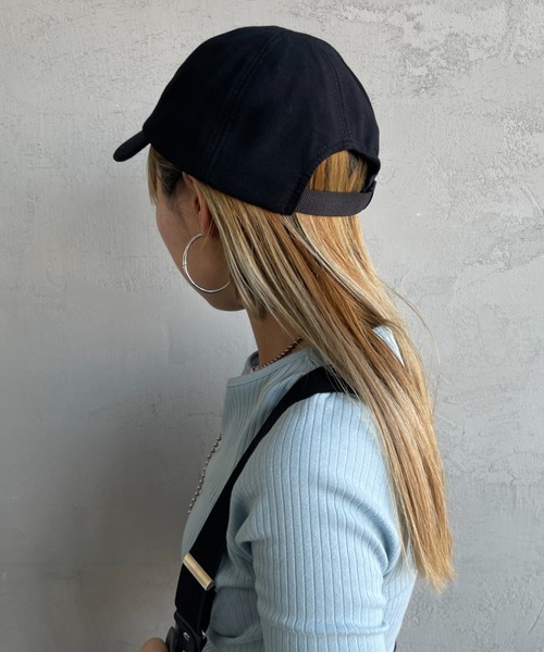 FRED PERRY（フレッドペリー）の「[FRED PERRY/フレッドペリー] ローレルリースワンポイント刺繍ロゴ キャップ（キャップ・レディース・ブラック/ネイビー・ONE SIZE）」の11枚目の写真