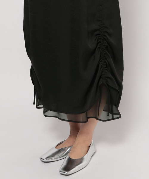 LOWRYS FARM(ローリーズファーム)の「サテンレイヤードスカート 100508(スカート・レディース・アイボリー/ブラック/チャコールグレー・FREE)」の12枚目の写真