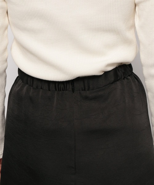 LOWRYS FARM(ローリーズファーム)の「サテンレイヤードスカート 100508(スカート・レディース・アイボリー/ブラック/チャコールグレー・FREE)」の13枚目の写真