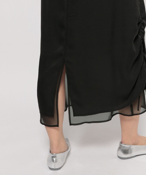 LOWRYS FARM(ローリーズファーム)の「サテンレイヤードスカート 100508(スカート・レディース・アイボリー/ブラック/チャコールグレー・FREE)」の14枚目の写真