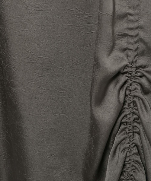 LOWRYS FARM(ローリーズファーム)の「サテンレイヤードスカート 100508(スカート・レディース・アイボリー/ブラック/チャコールグレー・FREE)」の17枚目の写真