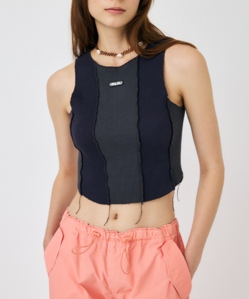 MOUSSY(マウジー)の「OVERLOCK タンクトップ(タンクトップ・レディース・マルチ/ライトブラック/オフホワイト・FREE)」の3枚目の写真