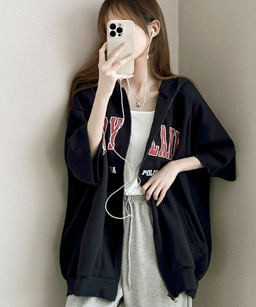 VIVID LADY(ビビッドレディー)の「【韓国ストリート風】【選べる袖丈】 ロゴ入り ジップアップパーカー ブロークコア 長袖 半袖 パーカー(パーカー・レディース・ブラック/ホワイト系その他/ネイビー/グレー/ブラック系その他/ブルー系その他/ホワイト系その他2/グリーン系その他・FREE/フリー)」の18枚目の写真