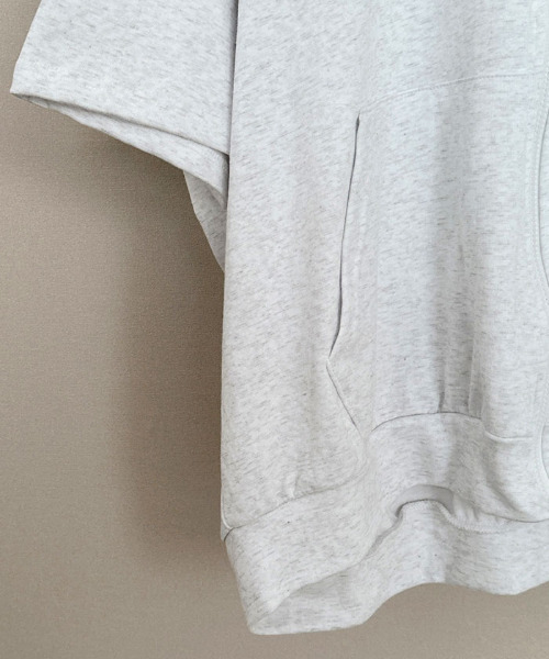 VIVID LADY(ビビッドレディー)の「【韓国ストリート風】【選べる袖丈】 ロゴ入り ジップアップパーカー ブロークコア 長袖 半袖 パーカー(パーカー・レディース・ブラック/ホワイト系その他/ネイビー/グレー/ブラック系その他/ブルー系その他/ホワイト系その他2/グリーン系その他・FREE/フリー)」の12枚目の写真