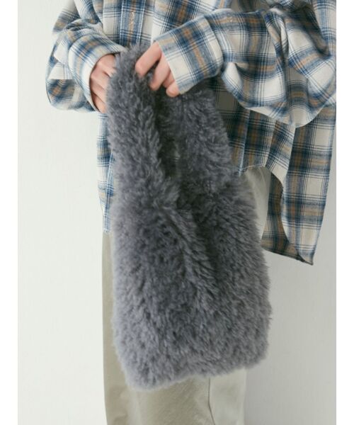 Ungrid（アングリッド）の「ファーハンドバッグ（ハンドバッグ・レディース・イエロー/チャコールグレー/アイボリー・FREE）」の11枚目の写真