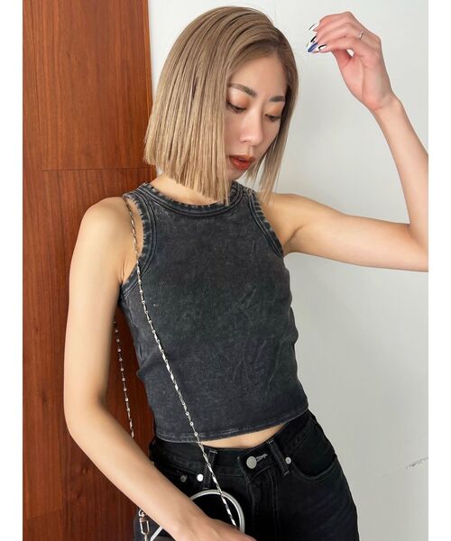 SKIMS ブラックハートカットアウト タンクトップ SKIMS ブラックハートカットアウト タンクトップ SKIMS ブラック