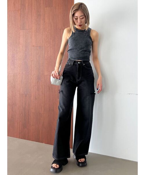 SKIMS ブラックハートカットアウト タンクトップ SKIMS ブラックハートカットアウト タンクトップ SKIMS ブラック