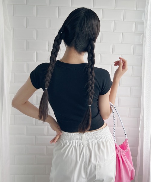 Loueme(ルエム)の「メニーリボンロゴ刺繍リブトップス(Tシャツ/カットソー・レディース・ブラック/ホワイト・FREE)」の14枚目の写真