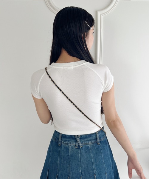 Loueme(ルエム)の「メニーリボンロゴ刺繍リブトップス(Tシャツ/カットソー・レディース・ブラック/ホワイト・FREE)」の6枚目の写真