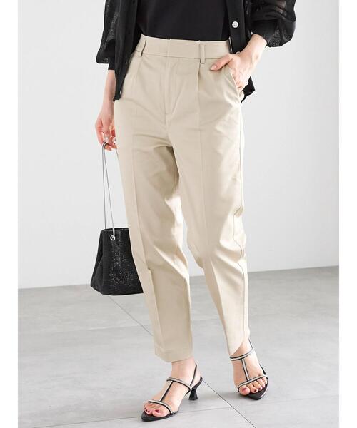 Te chichi(テチチ)の「コットンサテンテーパードパンツ(その他パンツ・レディース・オフホワイト/ベージュ/ブラック・M/S)」の4枚目の写真