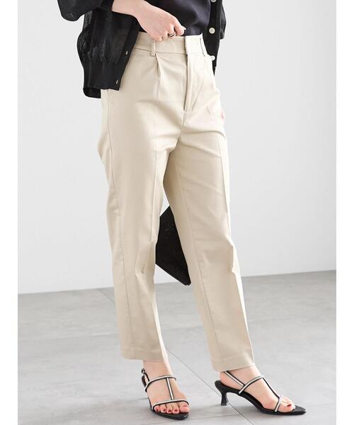 Te chichi(テチチ)の「コットンサテンテーパードパンツ(その他パンツ・レディース・オフホワイト/ベージュ/ブラック・M/S)」の5枚目の写真