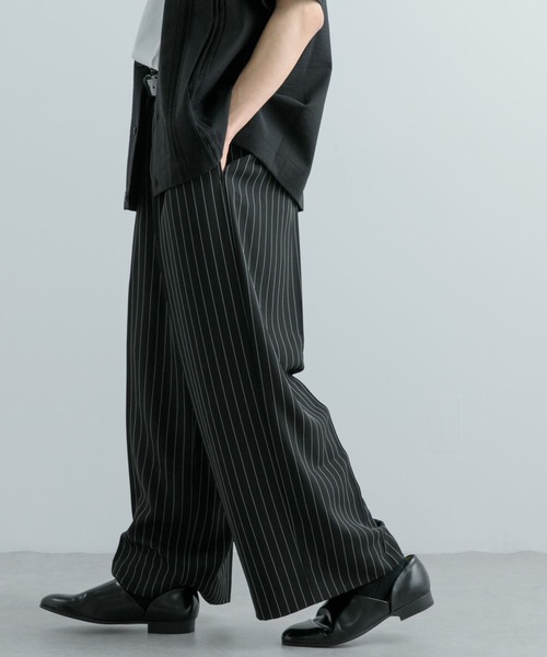 SENSE OF PLACE by URBAN RESEARCH（センスオブプレイスバイアーバンリサーチ）の「ワンタックピンストライプワイドスラックス（スラックス・メンズ・ブラック/グレー・MEDIUM/LARGE）」の8枚目の写真