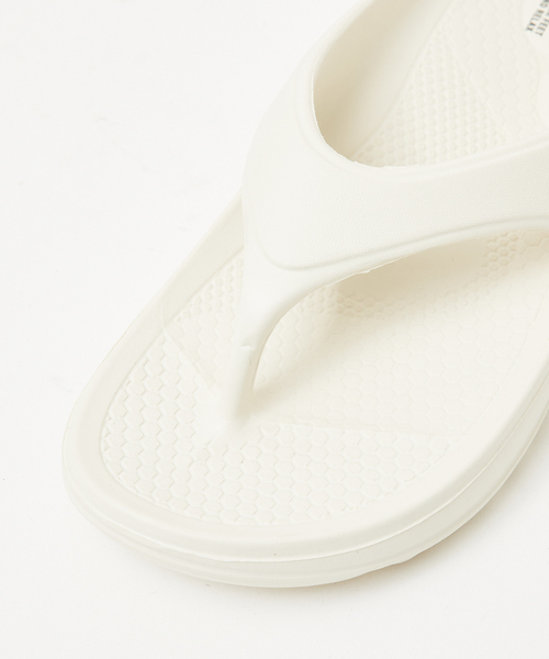 abahouse mavie（アバハウスマヴィ）の「【MEI】トングサンダル（サンダル・レディース・オフホワイト/ブラック・38/40）」の7枚目の写真