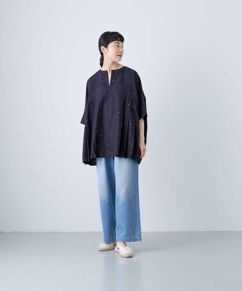 かぐれ（カグレ）の「ドット刺しゅうワイドプルオーバー（シャツ
