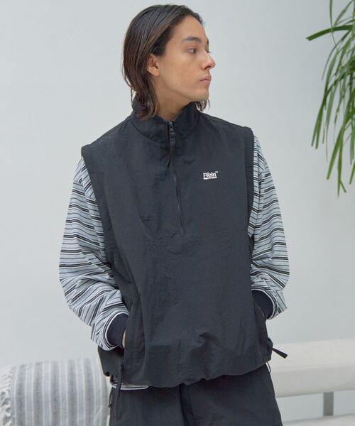 FFEIN（フェイン）の「【FFEIN（フェイン）】2WAY ハーフジップアノラックスタンドナイロンブルゾン / オーバーサイズ セットアップ 刺繍 ハーフジップ ベスト【セットアップ対応】（ナイロンジャケット・メンズ・ブラック/ネイビー/アイボリー・LARGE/MEDIUM/SMALL）」の10枚目の写真