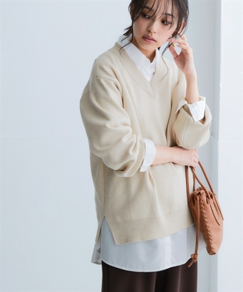 nissen（ニッセン）の「スウェットライクVネックニット（ニット/セーター・レディース・ベージュ系/ネイビー/モカ/ロイヤルブルー/パープル系/杢グレー/ライラック系/ブラック/レッド/オートミール・LL/L/M/S）」の4枚目の写真